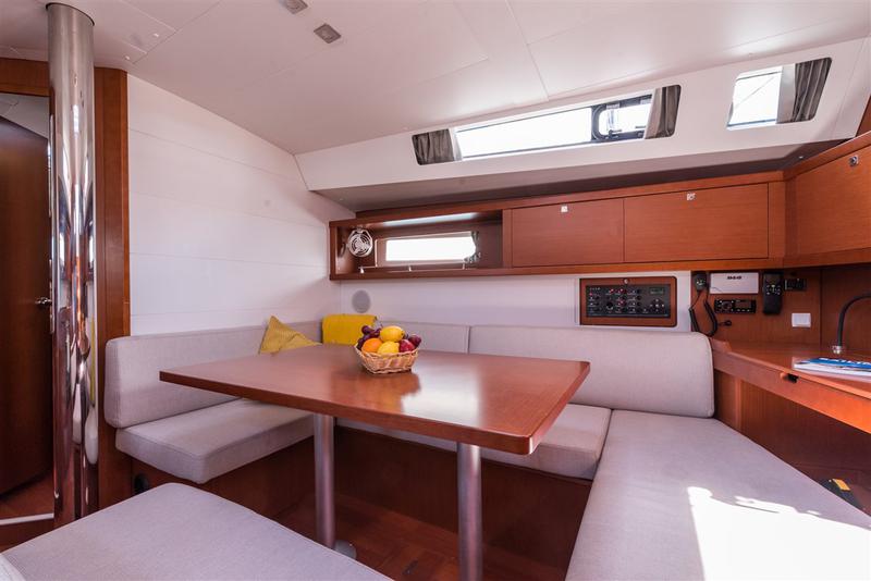 Book yachts online - sailboat - Oceanis 45 - MOBULA ONE - rent