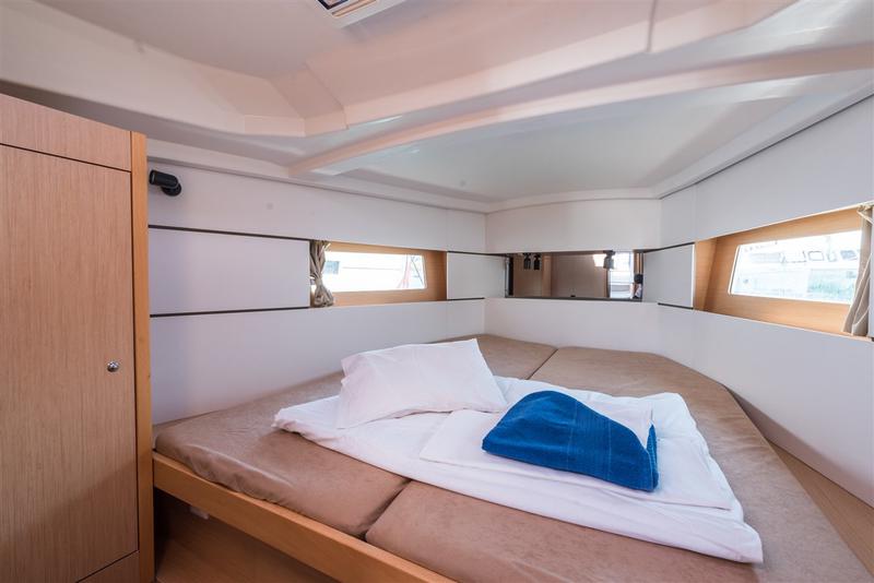 Book yachts online - sailboat - Oceanis 38 - RUSALKA - rent