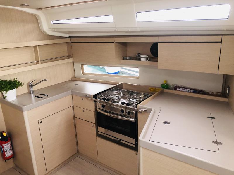 Book yachts online - sailboat - Oceanis 40.1 - AZORIAN - rent