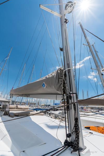 Book yachts online - catamaran - Saona 47 - DESAFINADO - rent