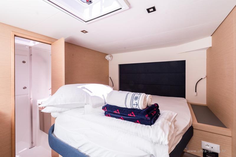 Book yachts online - catamaran - Saona 47 - DESAFINADO - rent
