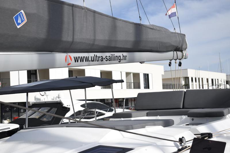 Book yachts online - catamaran - Saona 47 - DESAFINADO - rent