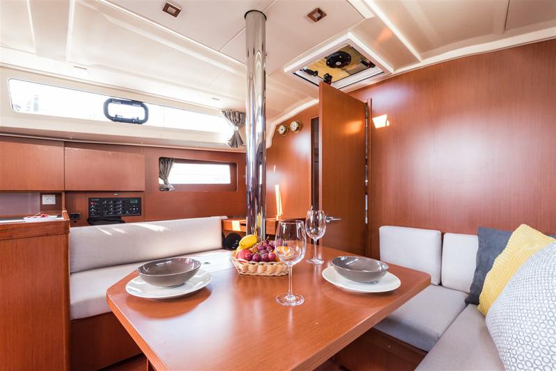 Book yachts online - sailboat - Oceanis 41.1 - SPARKLING - rent