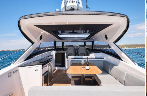 Book yachts online - motorboat - Focus Power 44 Hard Top - GTX - rent