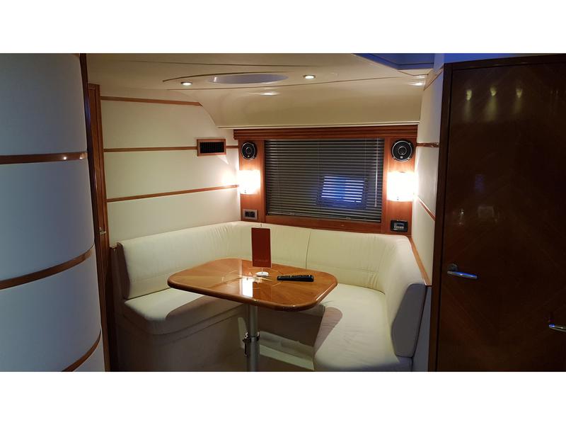 Book yachts online - motorboat - Focus Power 44 Hard Top - PHOENIX I - rent