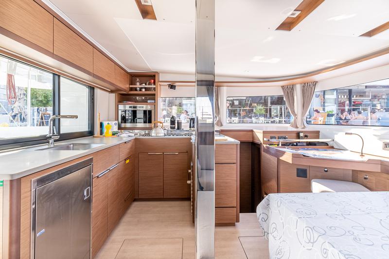 Book yachts online - catamaran - Lagoon 46 - LA CONDESA - rent