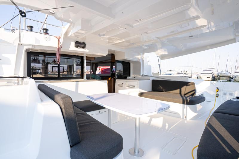 Book yachts online - catamaran - Lagoon 46 - LA CONDESA - rent