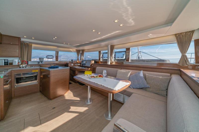 Book yachts online - catamaran - Lagoon 450 Sport LUX - PRINCESS SOFIA - rent