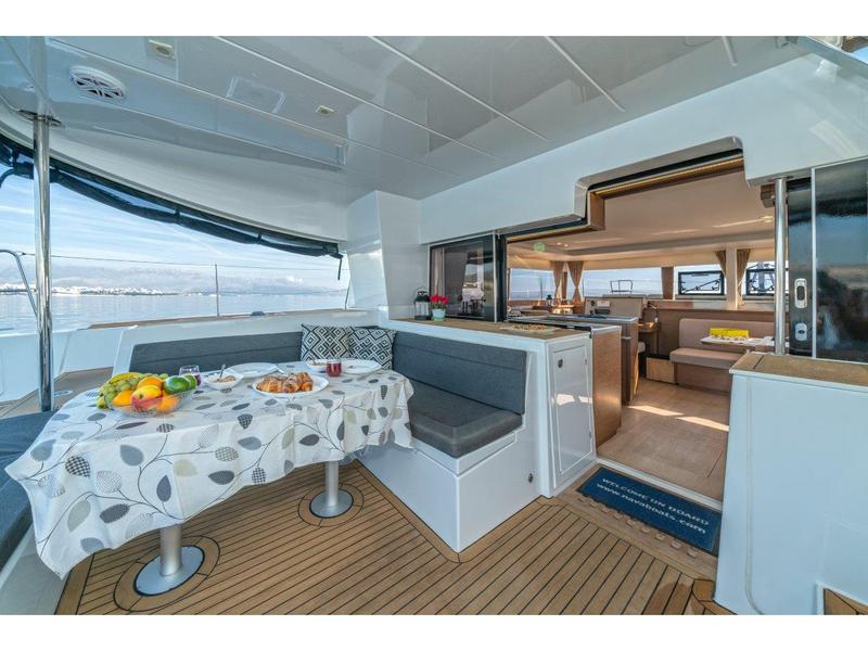 Book yachts online - catamaran - Lagoon 450 Sport LUX - PRINCESS SOFIA - rent