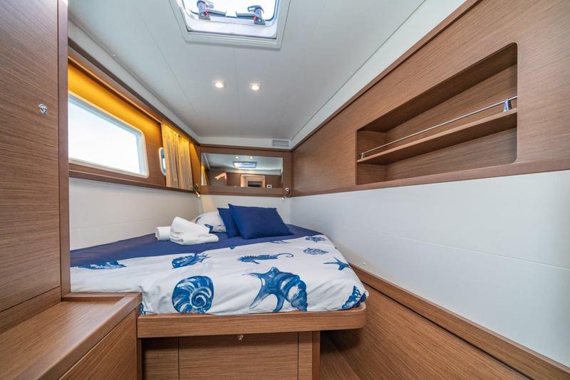 Book yachts online - catamaran - Lagoon 450 Sport LUX - PRINCESS SOFIA - rent