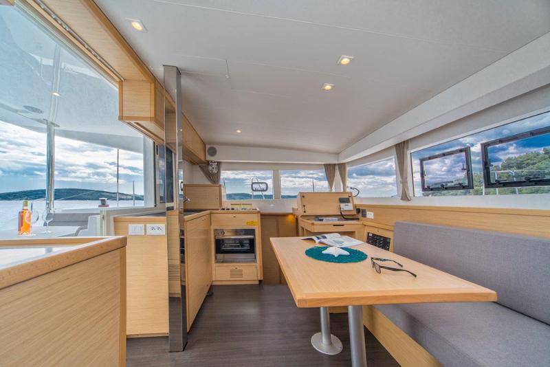 Book yachts online - catamaran - Lagoon 39 - MARIA - rent