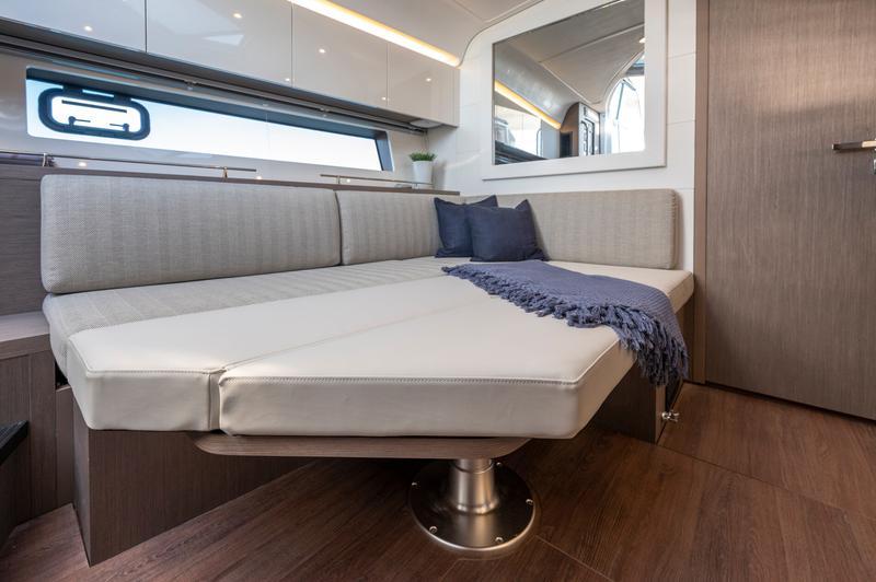 Book yachts online - motorboat - Gran Turismo 41 - MIAMI VICE - rent