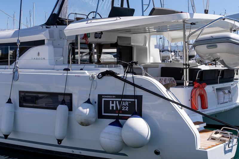 Book yachts online - catamaran - Lagoon 46 - QUEEN NIKA - rent
