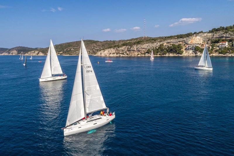 Book yachts online - sailboat - X-Yacht 4-3 - CUM VENTIS - rent