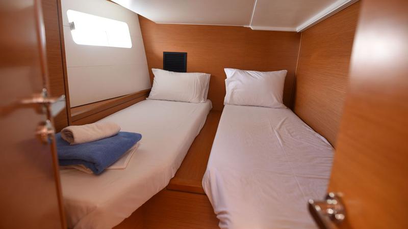 Book yachts online - sailboat - Jeanneau 54 - Kymo - rent