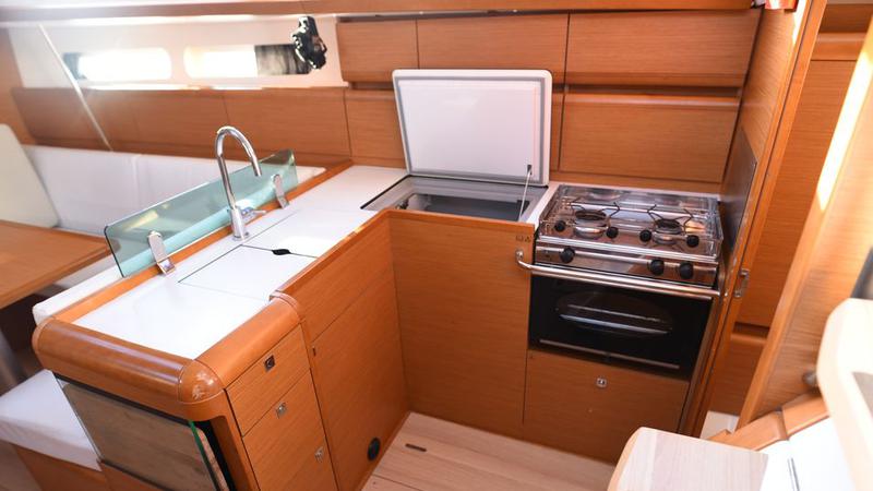Book yachts online - sailboat - Sun Odyssey 419 - Eulimene - rent