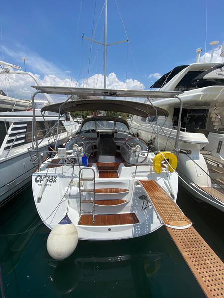 Book yachts online - sailboat - Jeanneau 53 - Captain Hook - rent