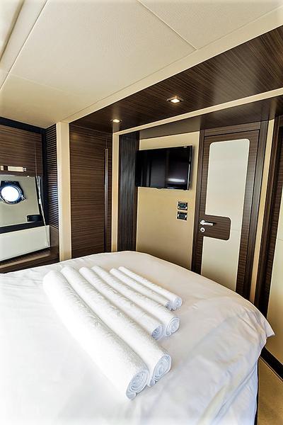 Book yachts online - motorboat - Azimut 55 S - Mini Too - rent