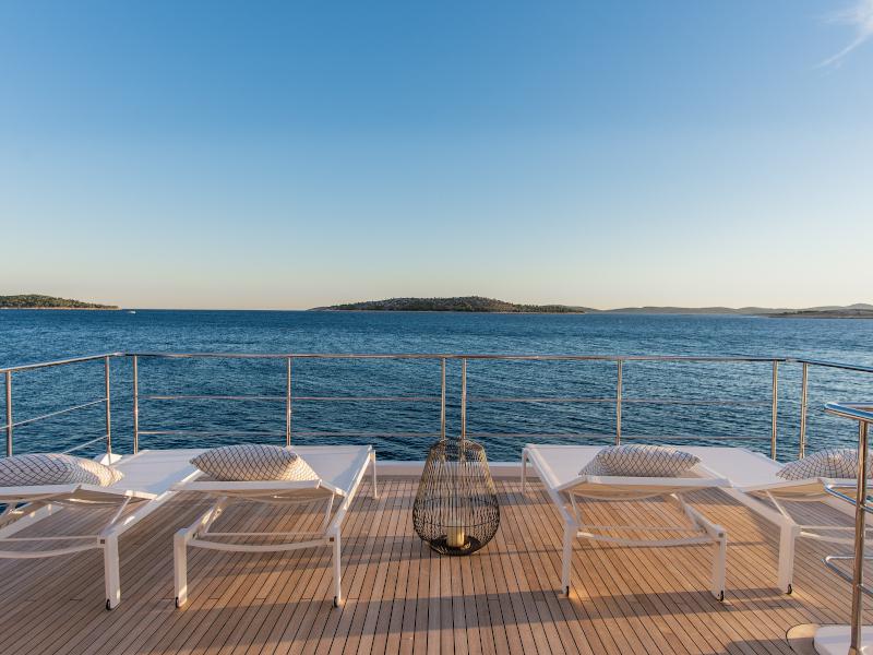 Book yachts online - motorboat - Azimut Grande 27 Metri - Dawo - rent
