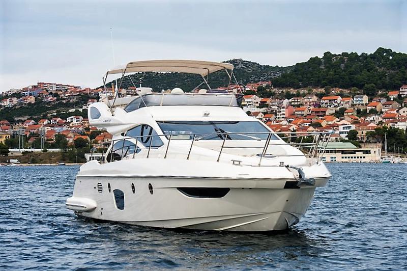 Book yachts online - motorboat - Azimut 47 Fly - Skyfall MY - rent