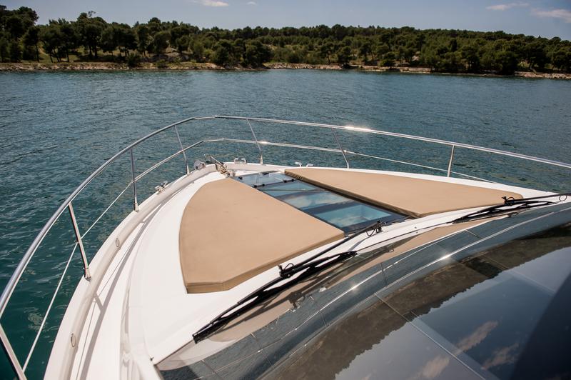 Book yachts online - motorboat - Fairline Squadron 42 - Solitaire - rent