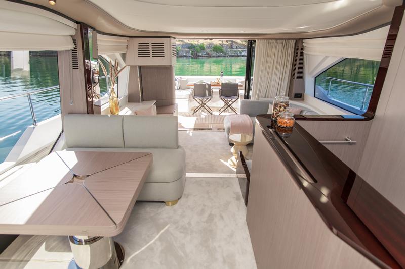 Book yachts online - motorboat - Azimut 60 Fly - Alibaba - rent