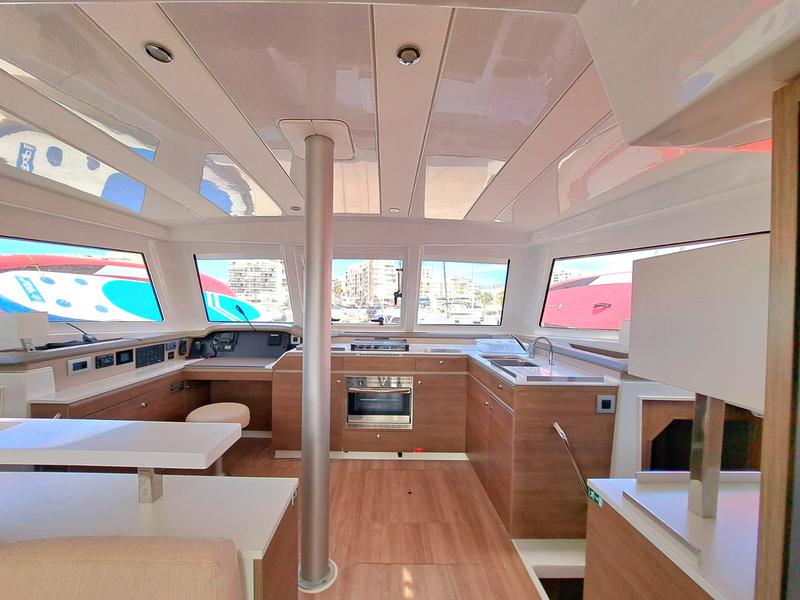 Book yachts online - catamaran - BALI CATSPACE - LA BOHEME Num. Registro 1046/2020 - rent