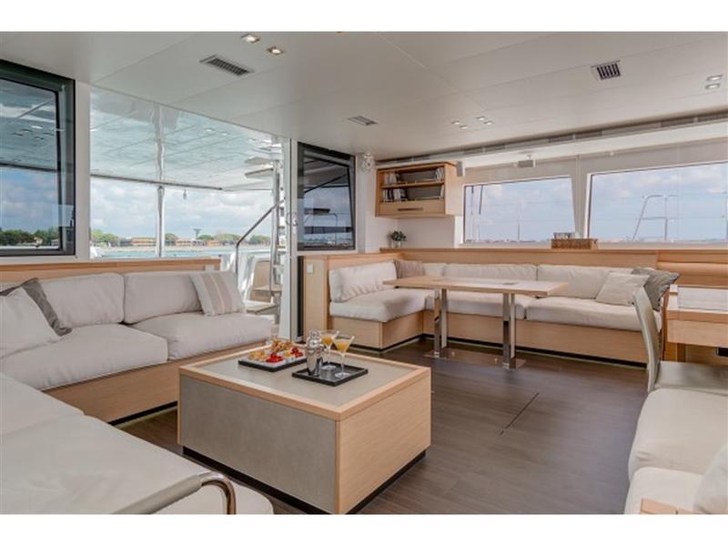 Book yachts online - catamaran - LAGOON 560 - ISLAS CHAFARINAS - rent