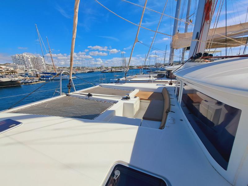 Book yachts online - catamaran - LAGOON 450 - DISCOVERY 6a MH-2-25-11 - rent