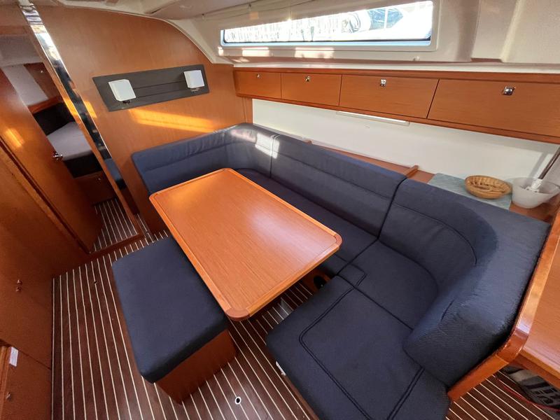 Book yachts online - sailboat - Bavaria Cruiser 41 - TONKA - rent
