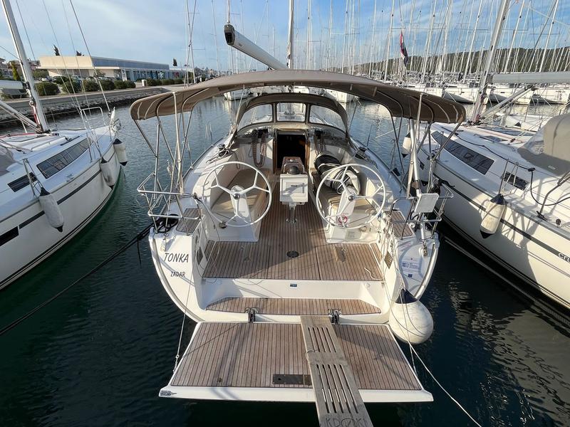 Book yachts online - sailboat - Bavaria Cruiser 41 - TONKA - rent