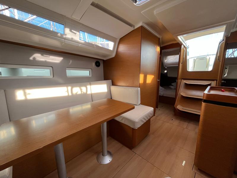 Book yachts online - sailboat - Sun Odyssey 410 - POLARIS  - rent