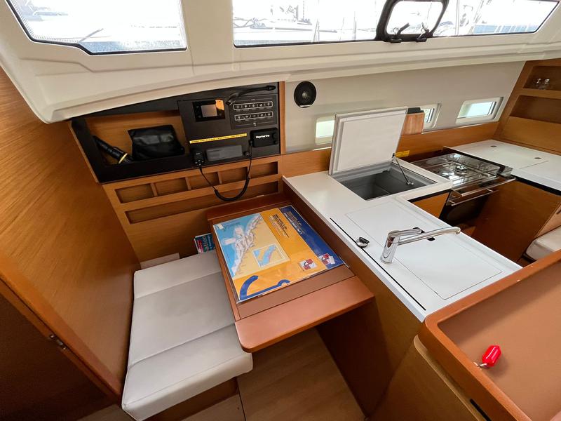 Book yachts online - sailboat - Sun Odyssey 410 - POLARIS  - rent