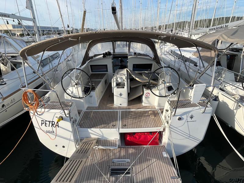 Book yachts online - sailboat - Sun Odyssey 440 - PETRA - rent
