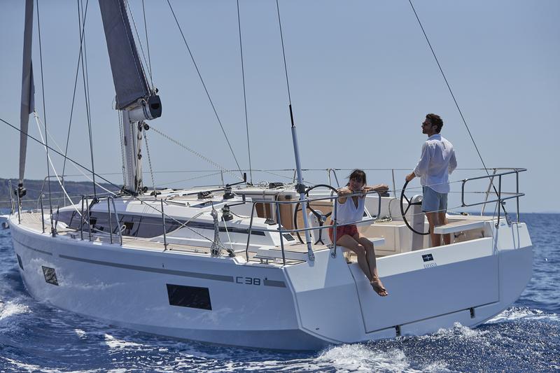 Book yachts online - sailboat - Bavaria C 38 - SUNNY - rent