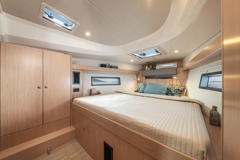 Book yachts online - sailboat - Bavaria C 42 - KIRKA - rent