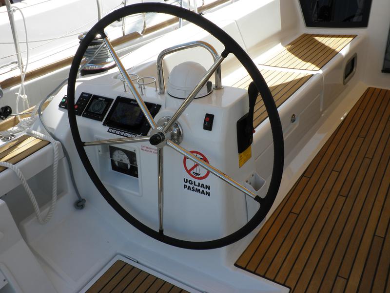 Book yachts online - sailboat - Oceanis 45- 4 cab - VESNA - rent