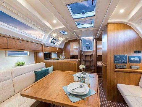 Book yachts online - sailboat - Bavaria Cruiser 37 - KIARA - rent