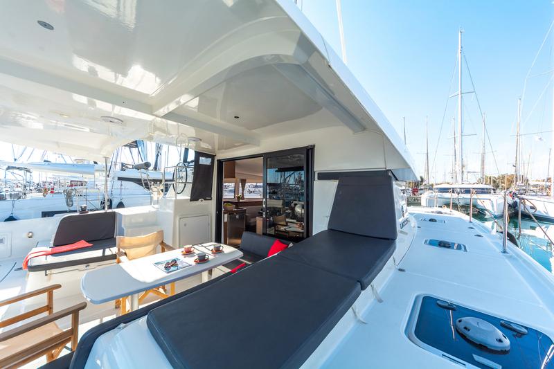 Book yachts online - catamaran - Lagoon 42 A/C &amp; GEN. - EQUILIBRIUM - rent