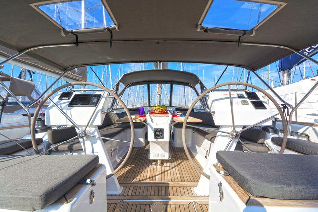 Book yachts online - sailboat - Hanse 455 - CAITLIN OF LORNE - rent