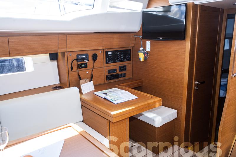 Book yachts online - sailboat - Jeanneau 54 A/C &amp; GEN - Scorpius - rent