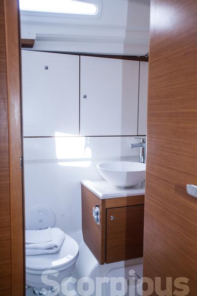 Book yachts online - sailboat - Jeanneau 54 A/C &amp; GEN - Scorpius - rent