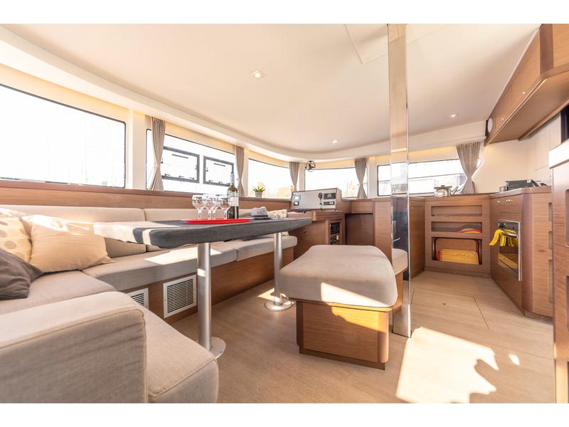 Book yachts online - catamaran - Lagoon 42 A/C &amp; GEN. - PLOUS - rent