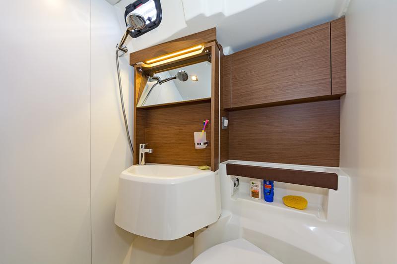 Book yachts online - sailboat - Oceanis 51.1 (5+1 cab) A/C &amp; GEN - BABAKITA - rent