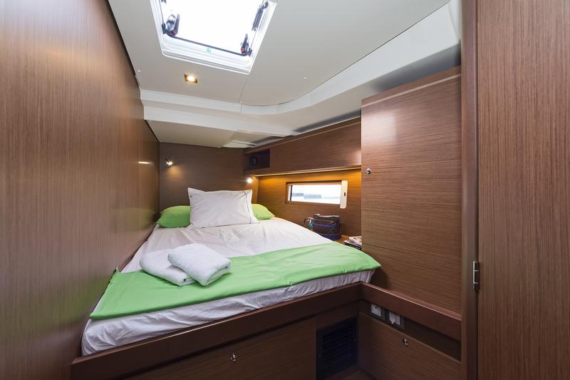 Book yachts online - sailboat - Oceanis 51.1 (5+1 cab) A/C &amp; GEN - BABAKITA - rent
