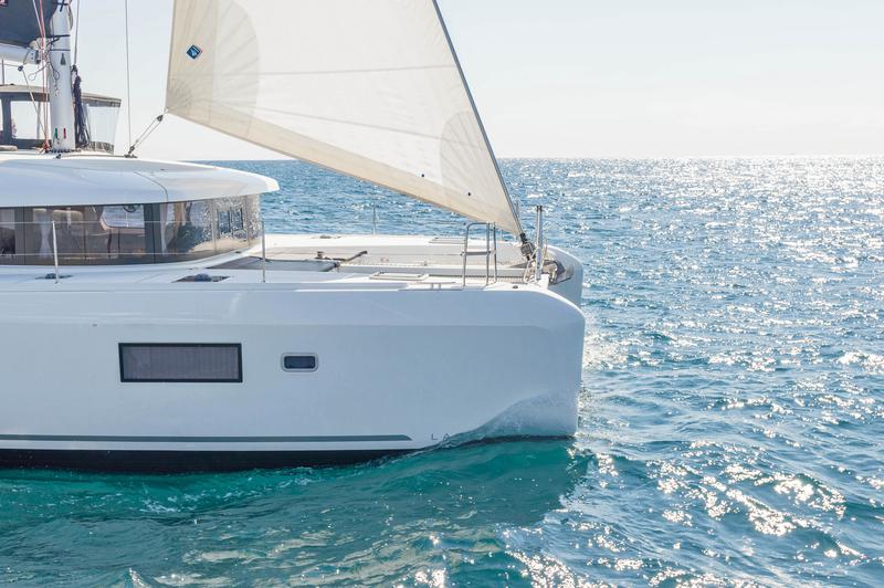 Book yachts online - catamaran - Lagoon 42 A/C &amp; GEN. - NIRIIS - rent
