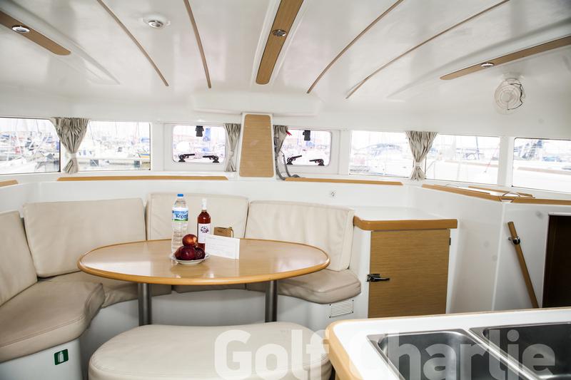 Book yachts online - catamaran - Lagoon 380 - Golf Charlie - rent