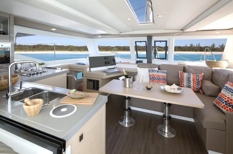 Book yachts online - catamaran - Lucia 40 - E.S. II - rent