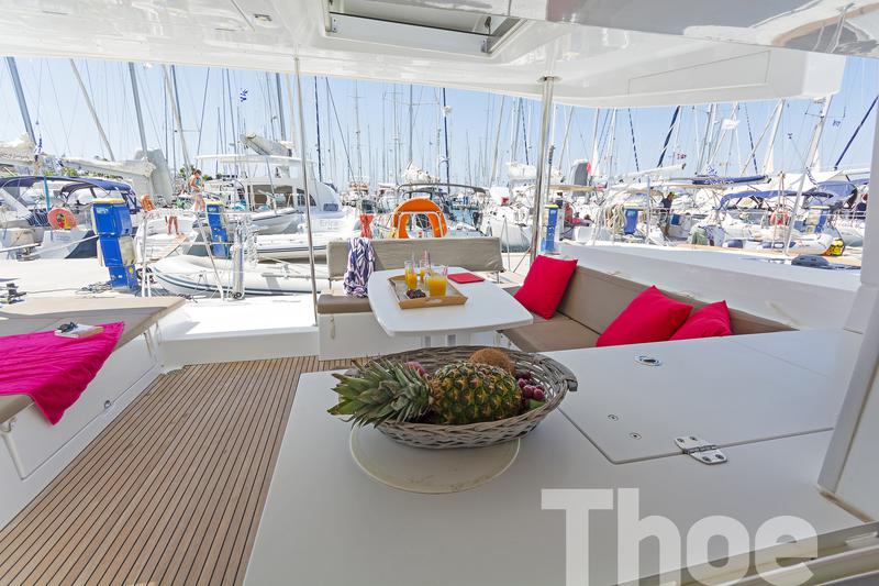 Book yachts online - catamaran - Lagoon 450 Fly A/C &amp; GEN - Thoe - rent