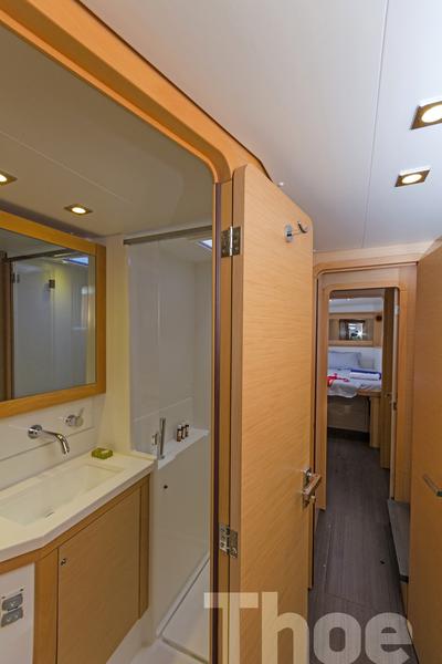 Book yachts online - catamaran - Lagoon 450 Fly A/C &amp; GEN - Thoe - rent